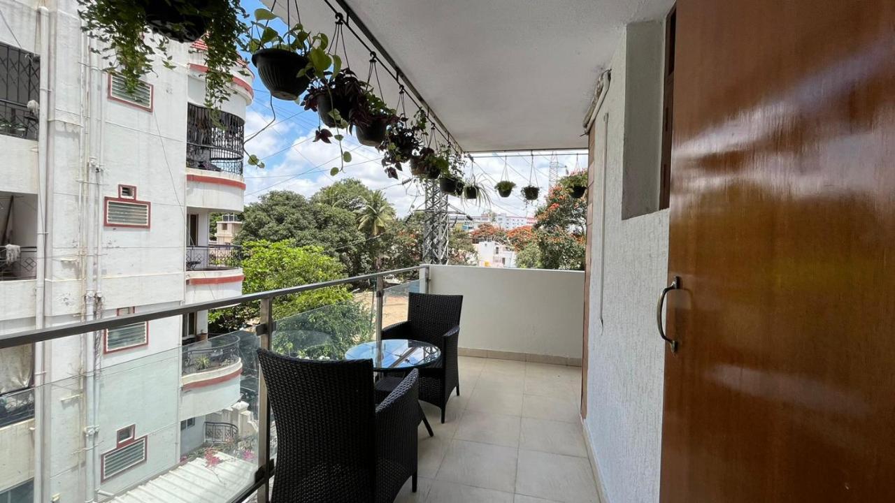 Luho Grande Bed and Breakfast Bangalore Buitenkant foto