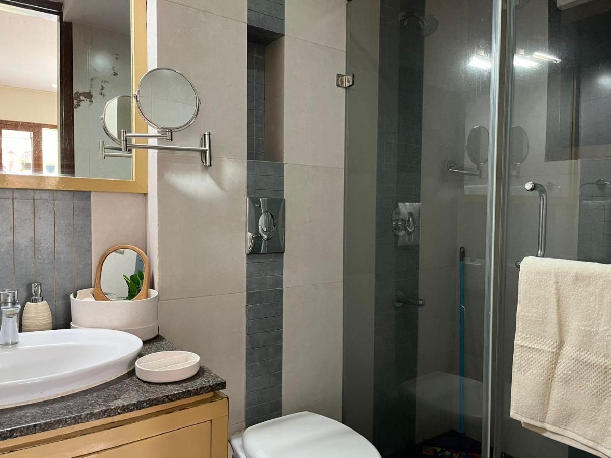 Luho Grande Bed and Breakfast Bangalore Buitenkant foto