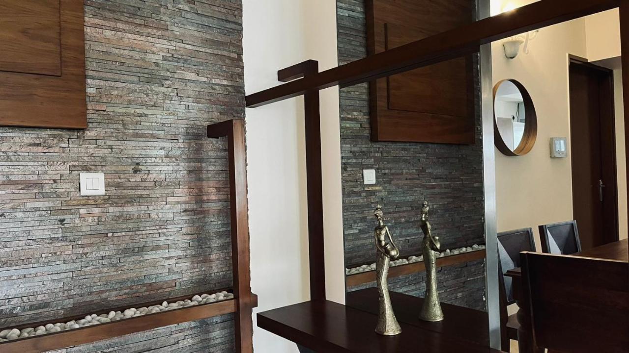 Luho Grande Bed and Breakfast Bangalore Buitenkant foto