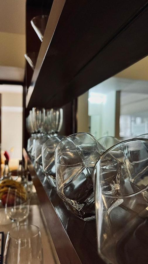Luho Grande Bed and Breakfast Bangalore Buitenkant foto